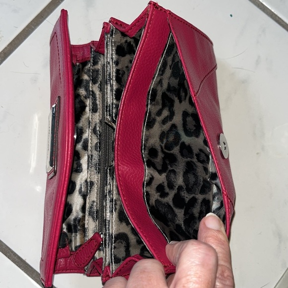 Tignanello  Wallet on chain Crossbody bag phone case  fuchsia  Padded  EUC  7.5w - Picture 11 of 17